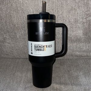 NWT Stanley 40oz Tumbler Black